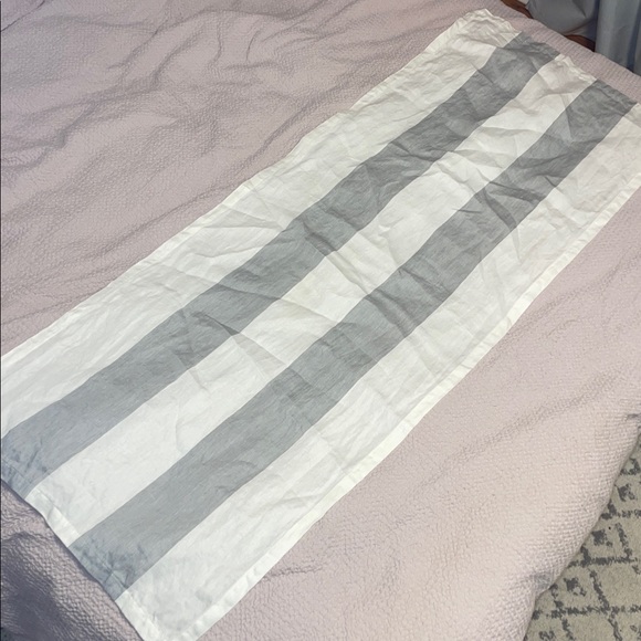 Libeco Linen Table Runner - Picture 2 of 4